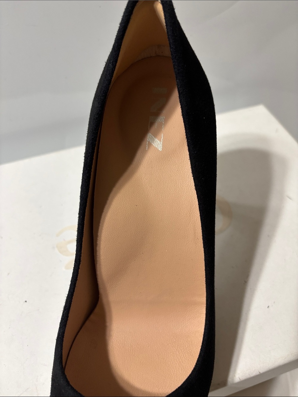 Inez Lola Black Pointed Suede Pumps with leather sole. Made in Spain. NWOT - Picture 3 of 10